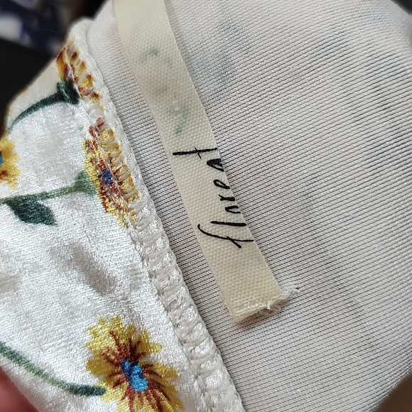 Anthropologie Floreat Velvet Dandelion Kimono - Picture 10 of 10